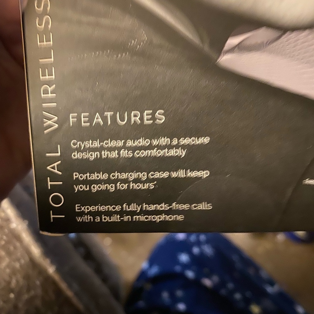 Black True Wireless Earbuds - Picture 4 of 5